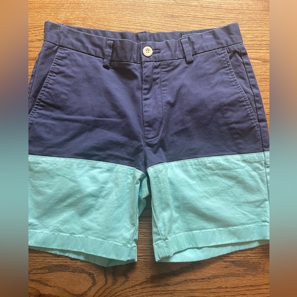 Vineyard Vines Other - Vineyard Vines mens size 28 shorts! 97% cotton/3% spandex. Excellent condition!